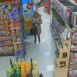 Жена се изложи с грозна проява в магазин ВИДЕО