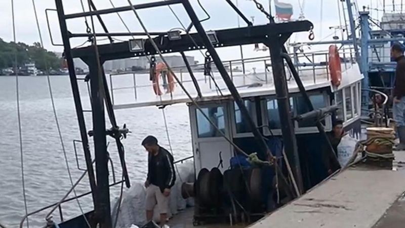 Освободен е екипажът на единия от задържаните в Румъния български кораби