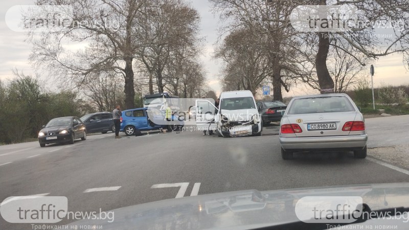 Тежка катастрофа блокира пътя Пловдив - Пазарджик СНИМКА