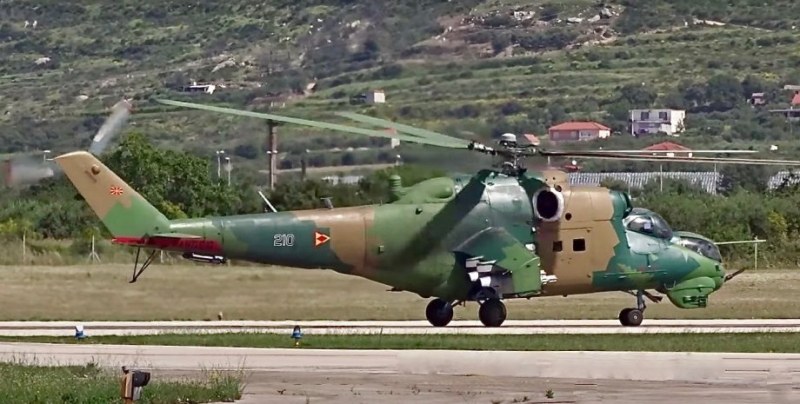 Северна Македония дава на Украйна 12 бойни хеликоптера