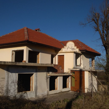 Къща в село Орловец остана без прозорци Неизвестни извършители са проникнали в