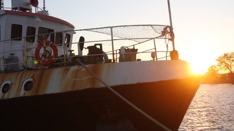 Защо Румъния задържа български рибарски кораби? Българските власти все още не знаят