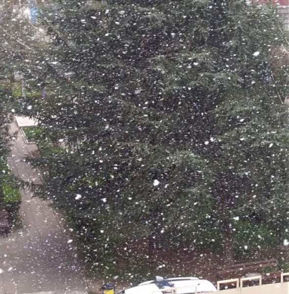 Сняг заваля тази сутрин в Шуменско, сигнализираха хора от село
