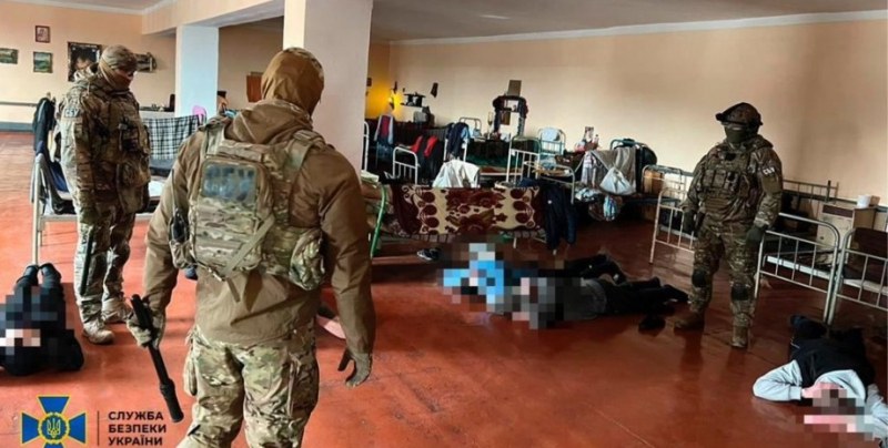 Украинци взимали пари от роднини на военнопленници, за да ги 