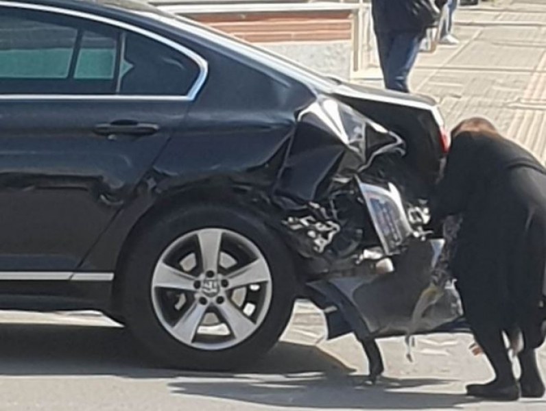 Тежък пътен инцидент е станал днес в София.Блъснали са се