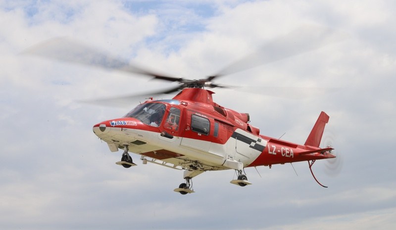 Първите два от общо шест медицински хеликоптера пристигат през лятото.