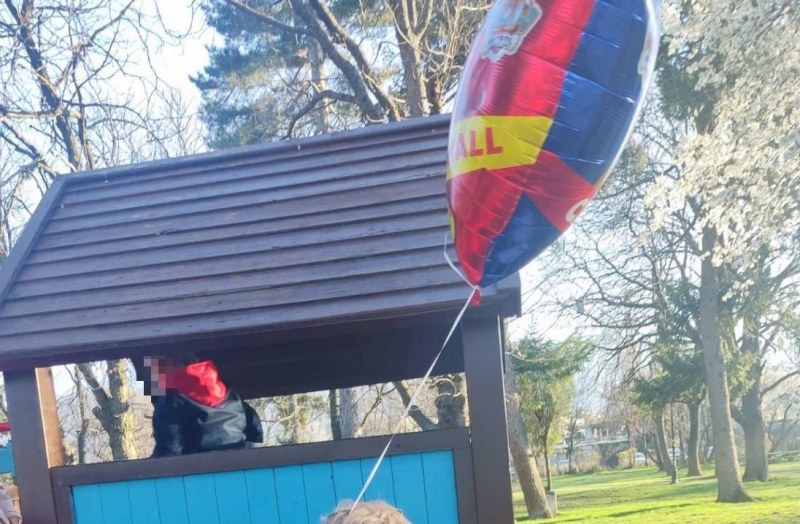 Балон с хелий се спука и възпламени, дете е с изгаряния