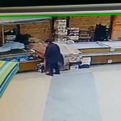 Мъж е уловен да краде от пазар в Димитровград Камери