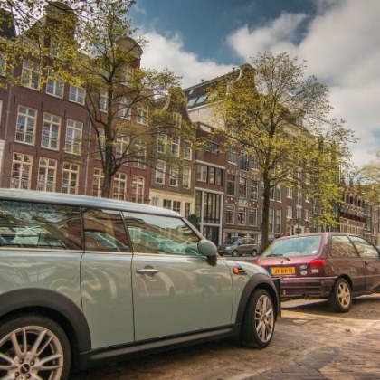 В Амстердам почти 20 от целия транспорт са автомобили поради
