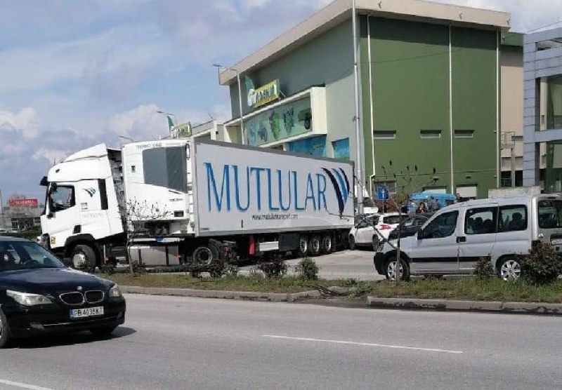 Инцидент с камион стана днес в Пловдив. Тежкотоварното возило е