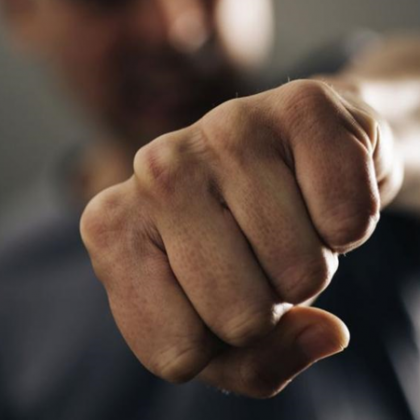 35 годишен посетител в Спешна помощ в Харманли е задържан за