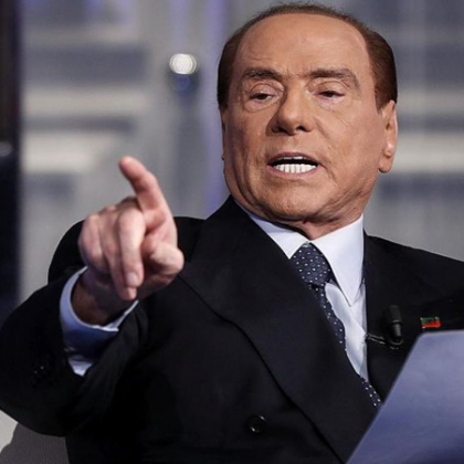 Силвио Берлускони лидерът на Форца Италия отново е приет в