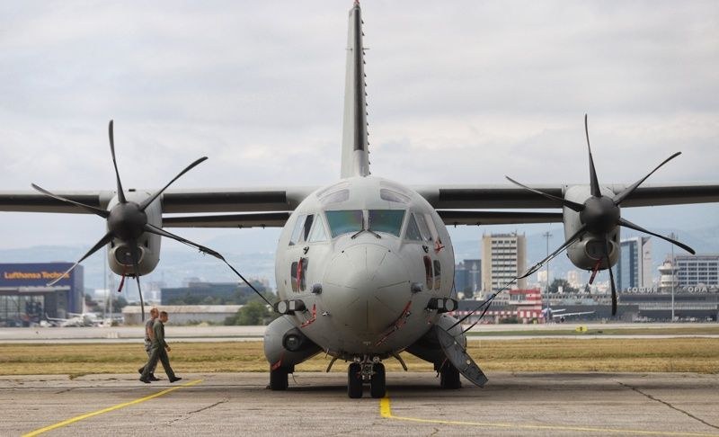 Военният самолет Спартан“ е кацнал на летище Враждебна“ в София. Причината