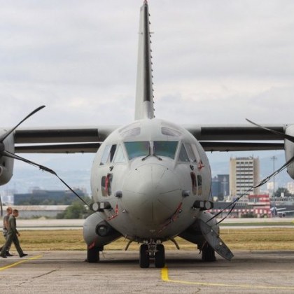 Военният самолет Спартан е кацнал на летище Враждебна в София  Причината