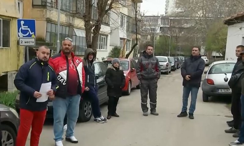 Тормоз! Мъж плаши съседите си с убийство