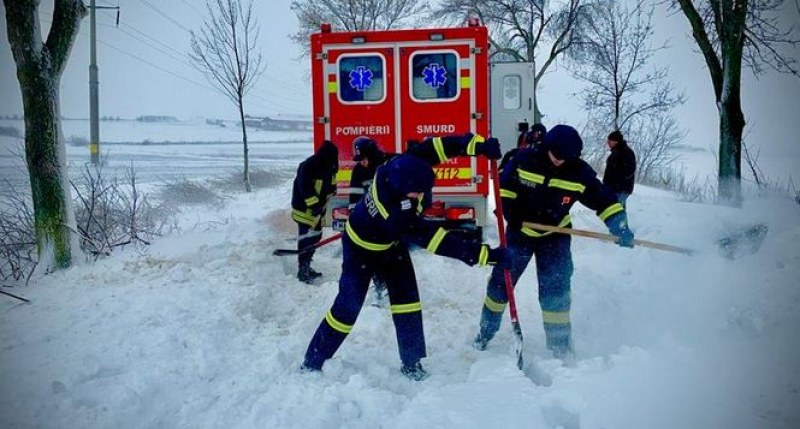 Жена роди чрез видео инструкции, линейка не успя да стигне