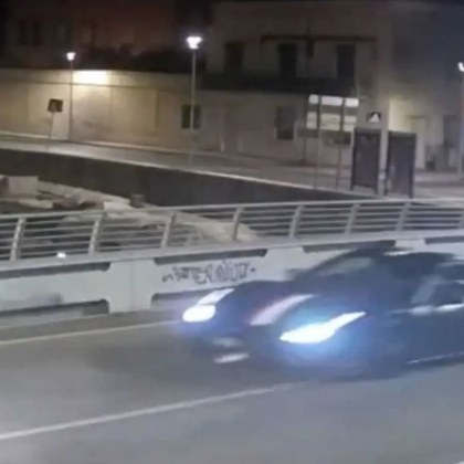 Луда гонка! Пилот от Формула 1 гони крадци с личното си Ferrari  ВИДЕО