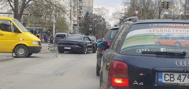 Поредно изпълнение на шофьор в София. Кола с марка Порше“