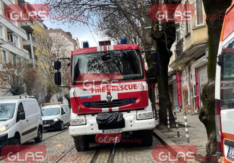 Мъж загина при пожар, жена е в болница