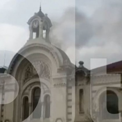 Пожар пламна в Халите в София
