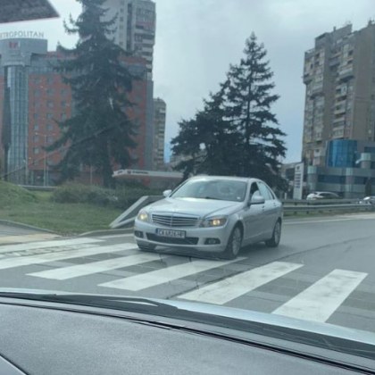 Водачка на автомобил Мерцедес се заблуди за движението в София