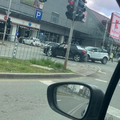 Две коли са се сблъскали в София този следобед Това