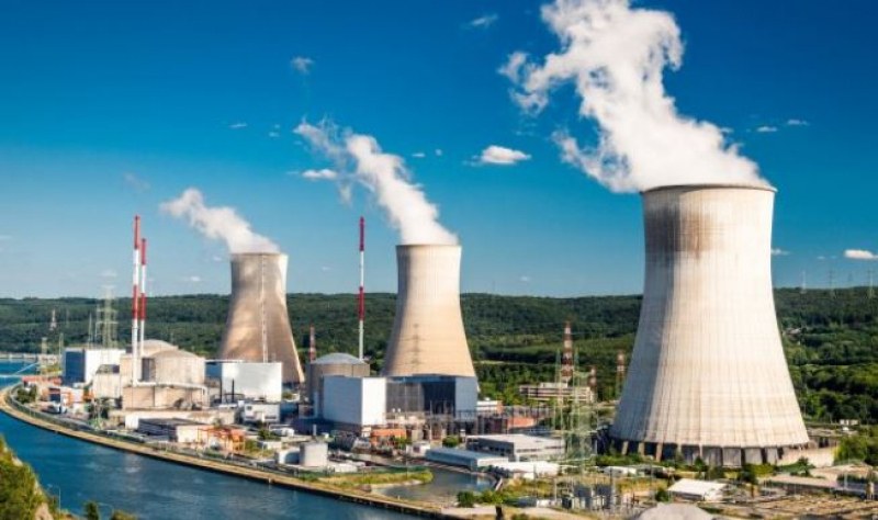 Германия слага край на атомната си енергетика. До полунощ трябва
