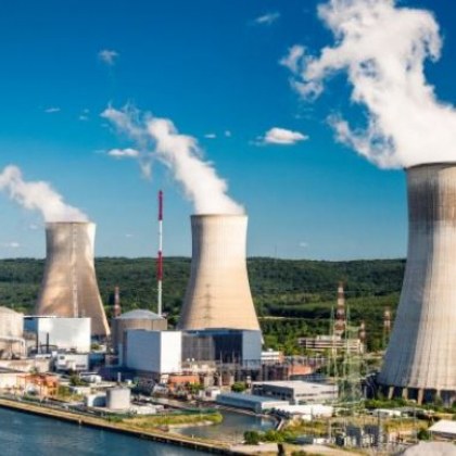 Германия слага край на атомната си енергетика До полунощ трябва