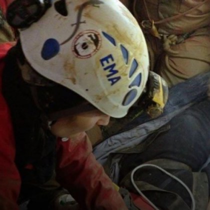 Спасиха ранена жена спелеолог прекарала 30 часа в пещера в