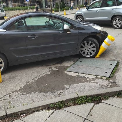 Паркирането в София понякога е особен вид изкуство То съвместява