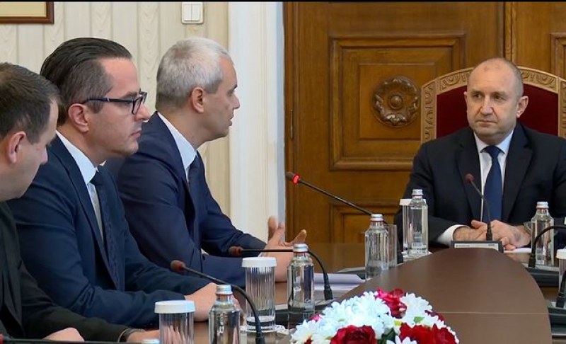 Костадинов пред президента: Ние никога не сме заявявали, че ще бъдем опозиция