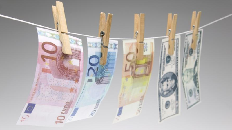 ДАНС проверява прала ли е българска банка пари на руски олигарси
