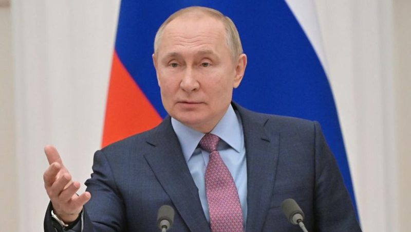 Руският президент Владимир Путин няма двойници и не седи в бункер.