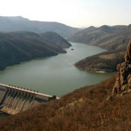 Труп на мъж е бил открит близо до брега на