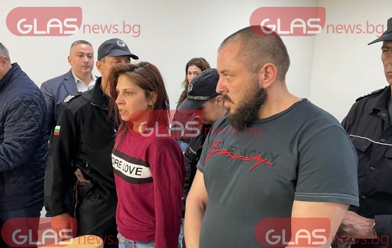 Вижте мъжа и жената, превозвали мигранти в линейка край Пловдив