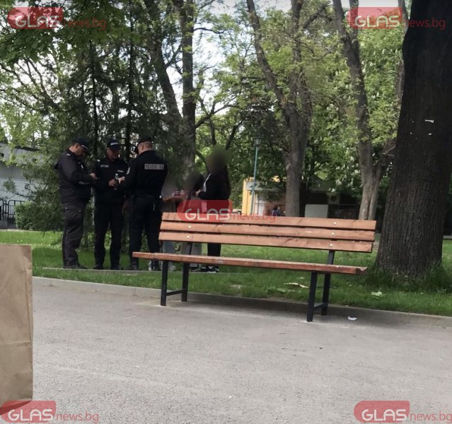 Деца намериха изгубен портфейл в парк в Пловдив, дадоха го на жандармеристи