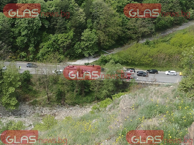 Пътен инцидент е станал на пътя Асеновград-Смолян. Затова сигнализира читател