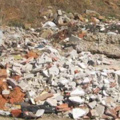 Незаконно сметище за строителни отпадъци се появи на по малко от