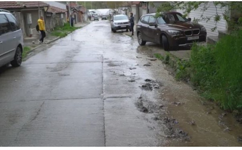 Жители на Добрич се оплакват от теч на фекални води