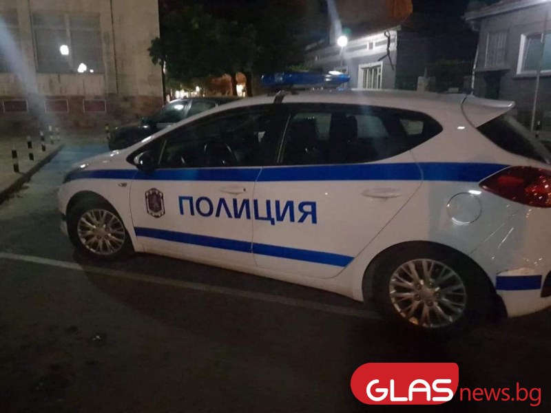 Отцепиха район около мол в София, пет патрулки и линейка са на място