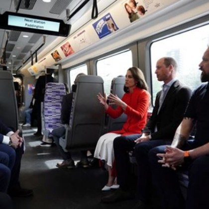 Принцът и принцесата на Уелс отидоха на пъб с метрото