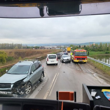 Тежка катастрофа стана в София Два автомобила са се блъснали