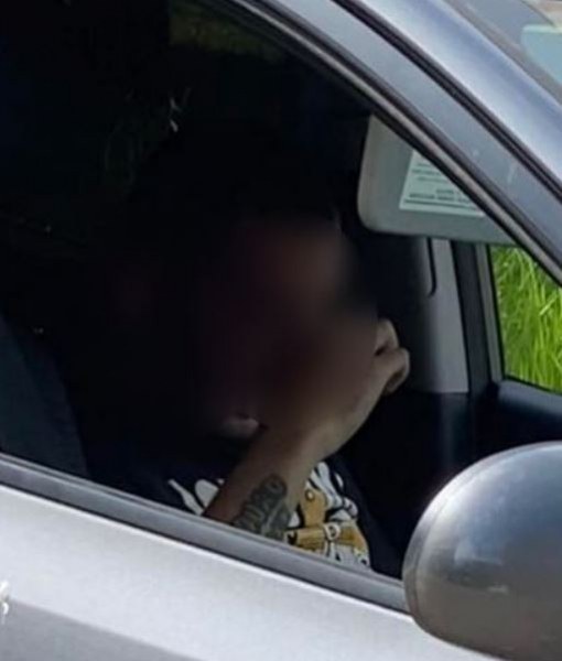 Твърдят, че мъж се самозадоволява в кола в София  СНИМКИ 18+