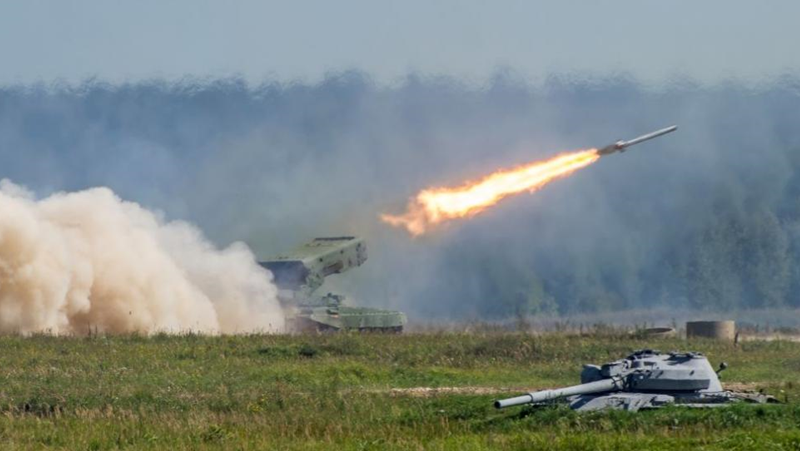 Две балистични ракети са свалени в небето над Крим