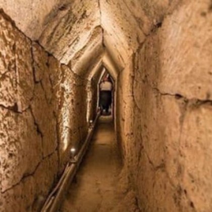 През 2022 г екип от археолози откри удивителен тунел под