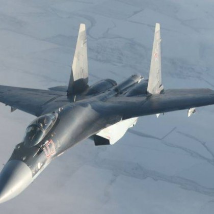 Руски изтребител Су 35 e прeхванал над Черно море полски самолет