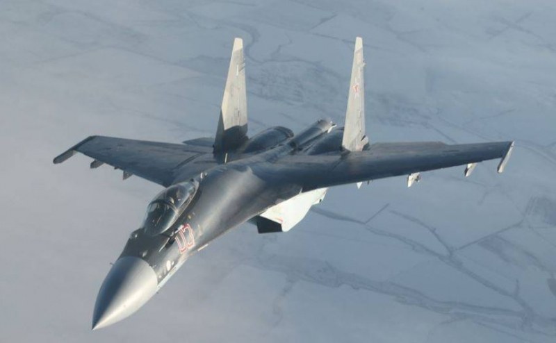 Руски изтребител Су-35 e прeхванал над Черно море полски самолет,