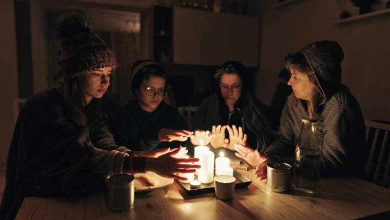Десетки хиляди хора са без ток в Софийска област.Районите на