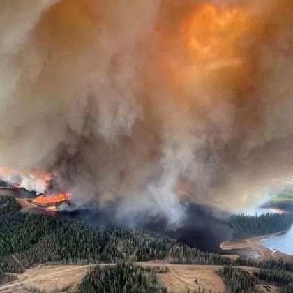 Над 100 активни пожара в Западна Канада които продължават да