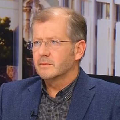 Само за тези думи, които показват изумителна некомпетентност, директорът трябва да бъде отстранен
